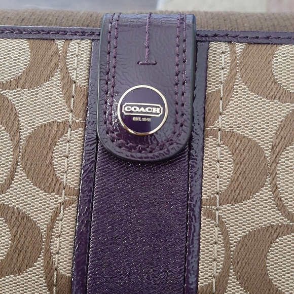 Coach Wallet - Picture 2 of 4
